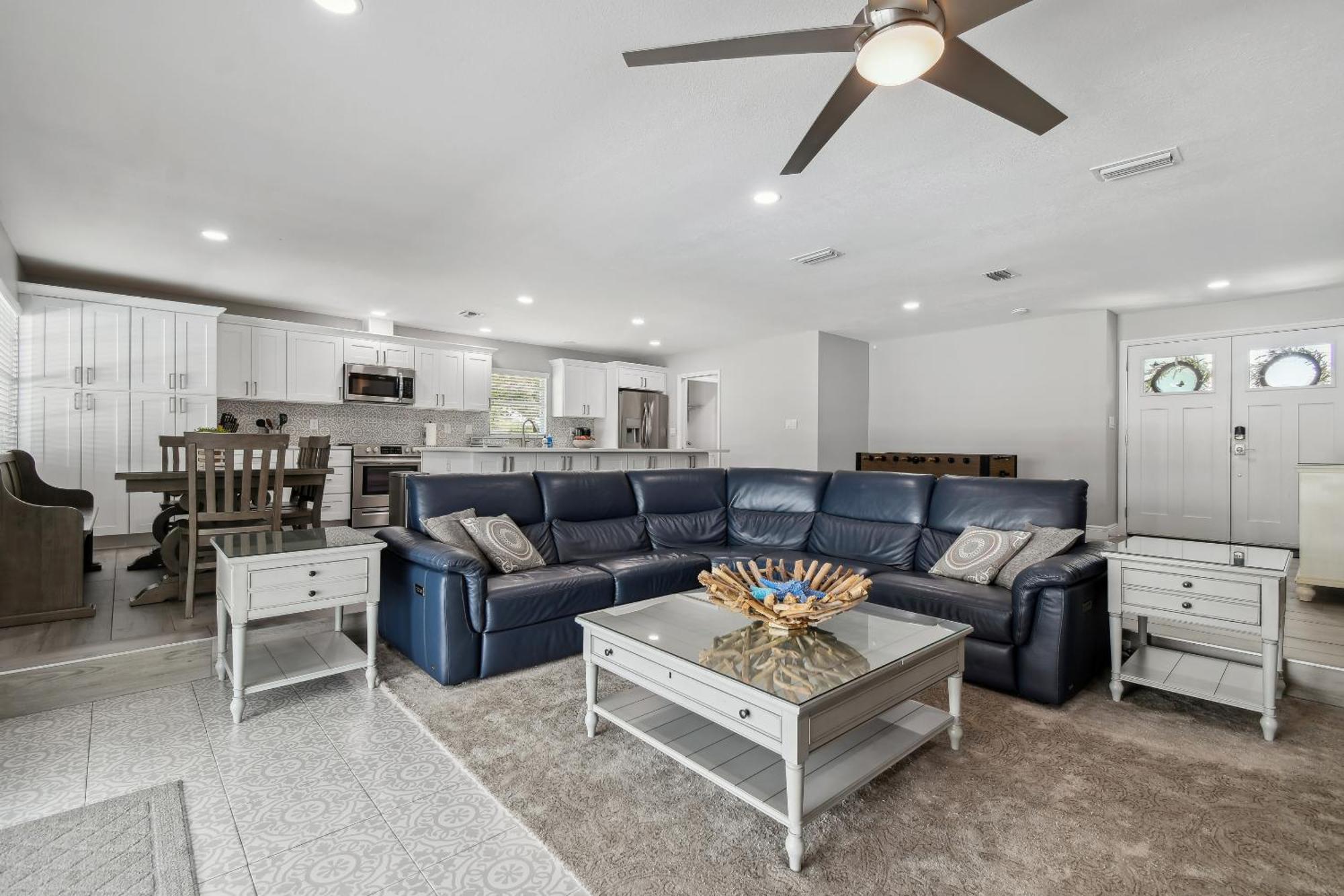 Lake House Westchase Area. Heated Pool Waterfront! Tampa Eksteriør bilde