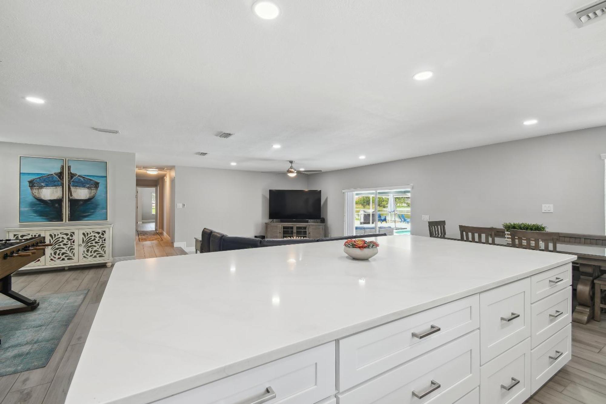 Lake House Westchase Area. Heated Pool Waterfront! Tampa Eksteriør bilde