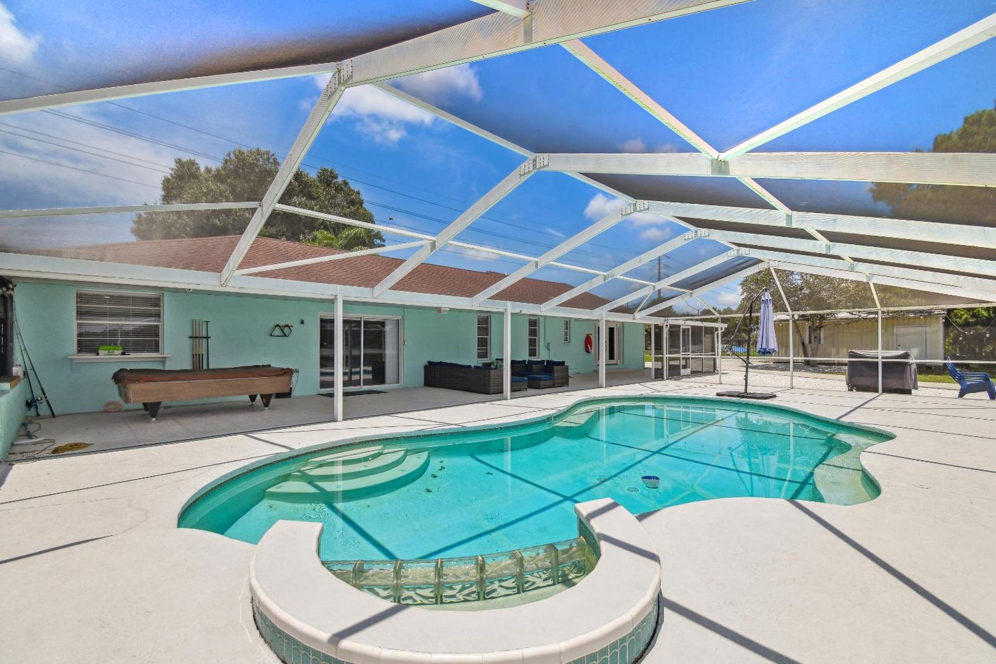Lake House Westchase Area. Heated Pool Waterfront! Tampa Eksteriør bilde