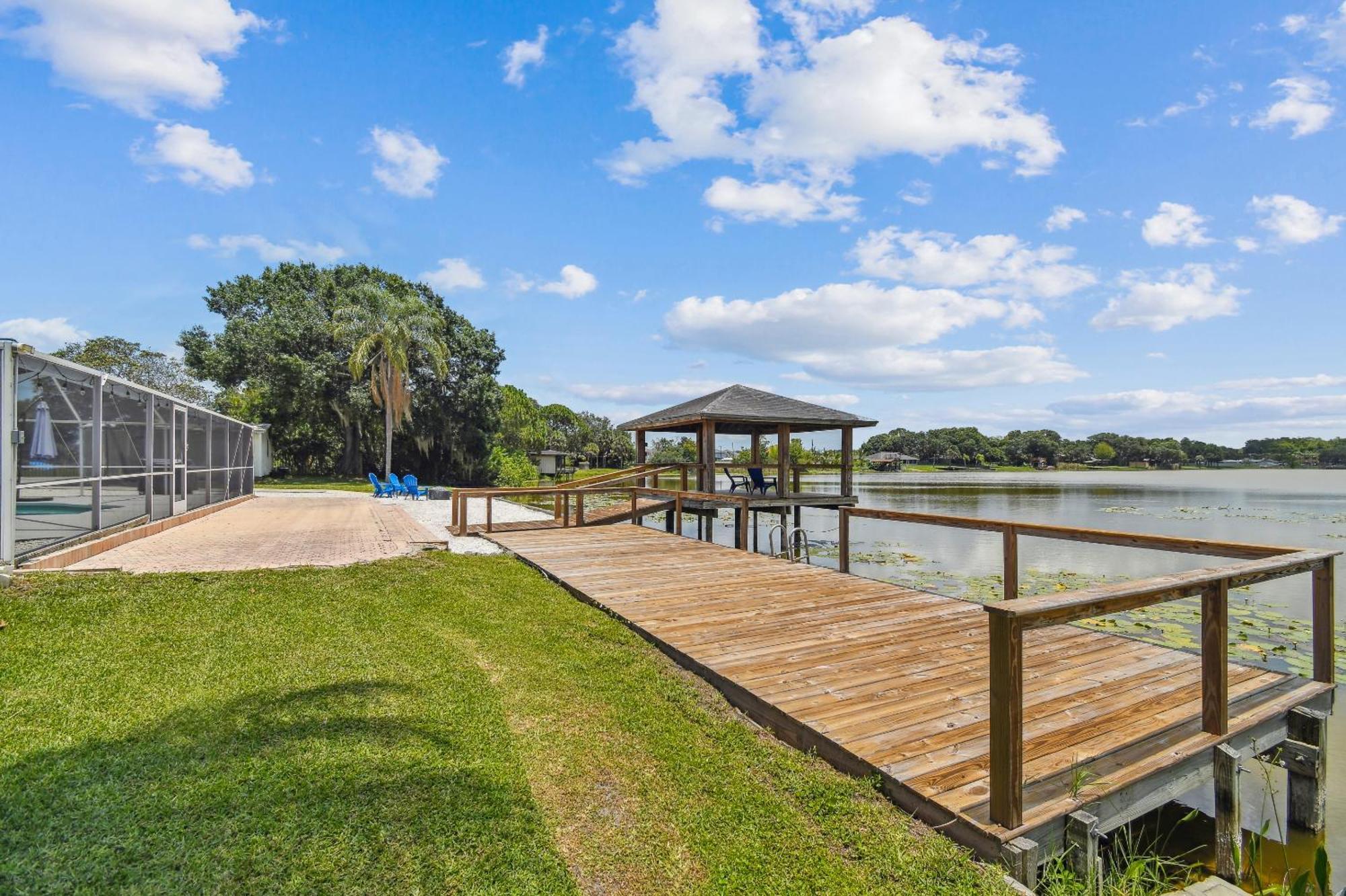 Lake House Westchase Area. Heated Pool Waterfront! Tampa Eksteriør bilde
