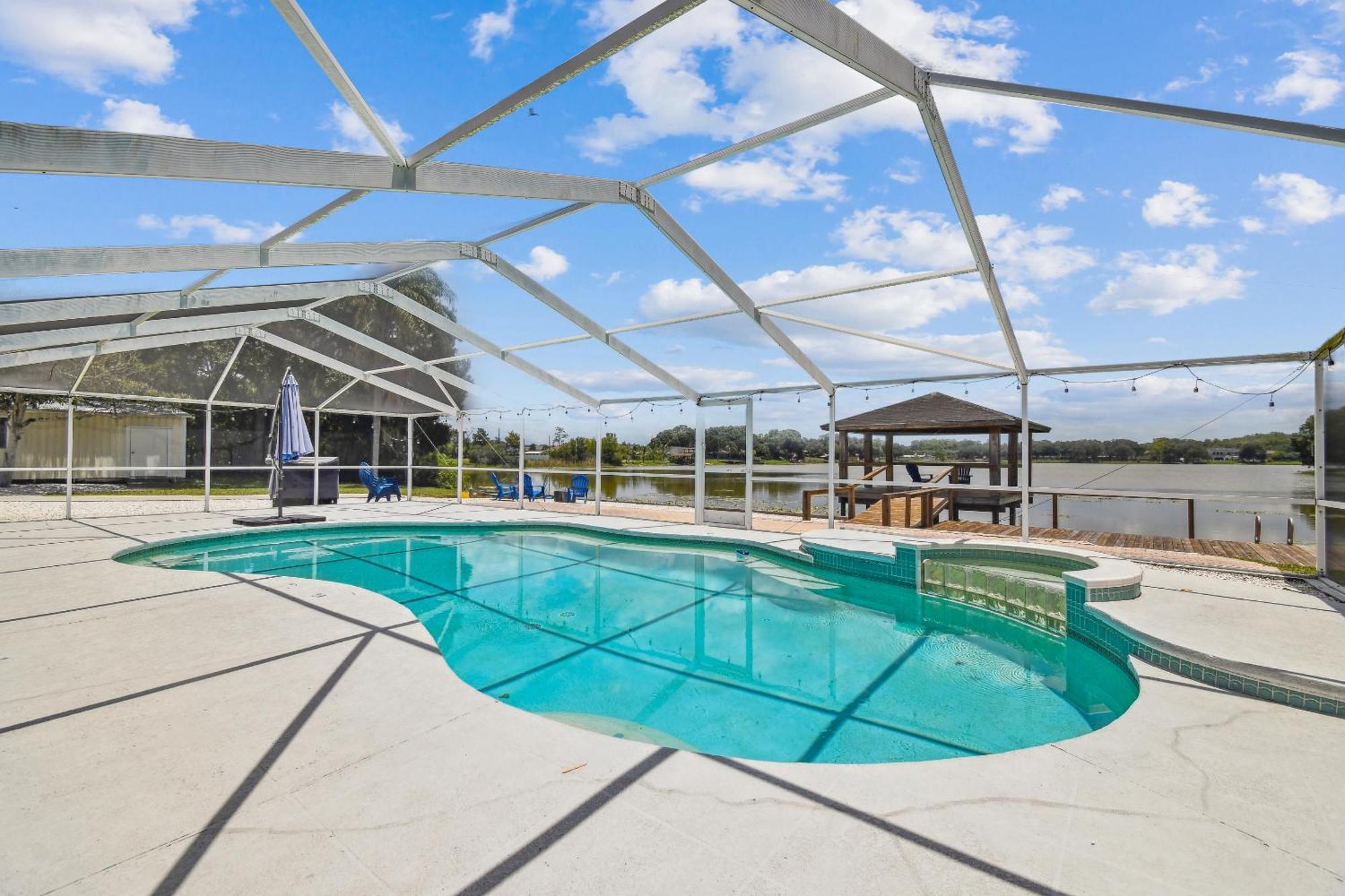 Lake House Westchase Area. Heated Pool Waterfront! Tampa Eksteriør bilde