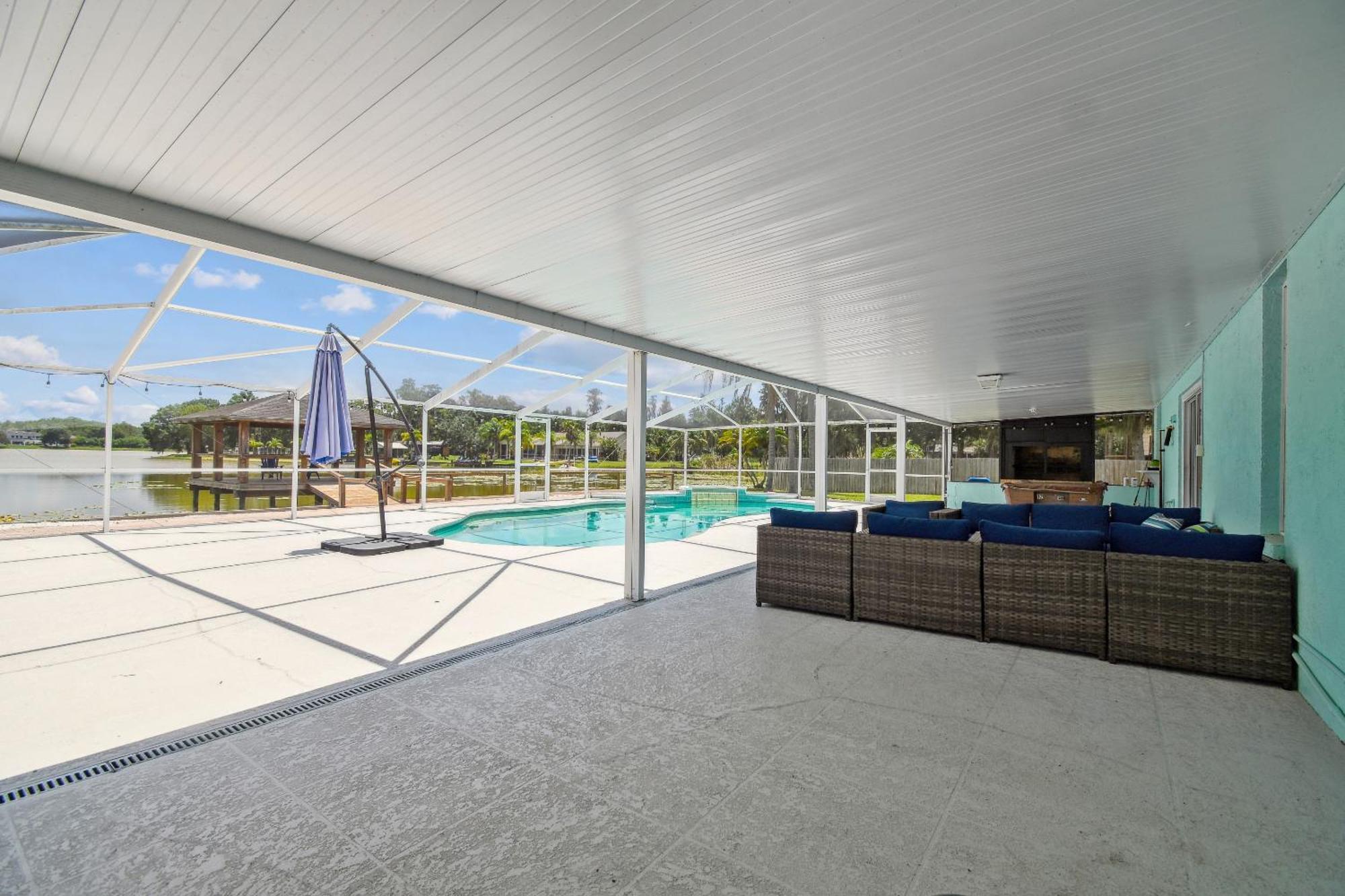 Lake House Westchase Area. Heated Pool Waterfront! Tampa Eksteriør bilde