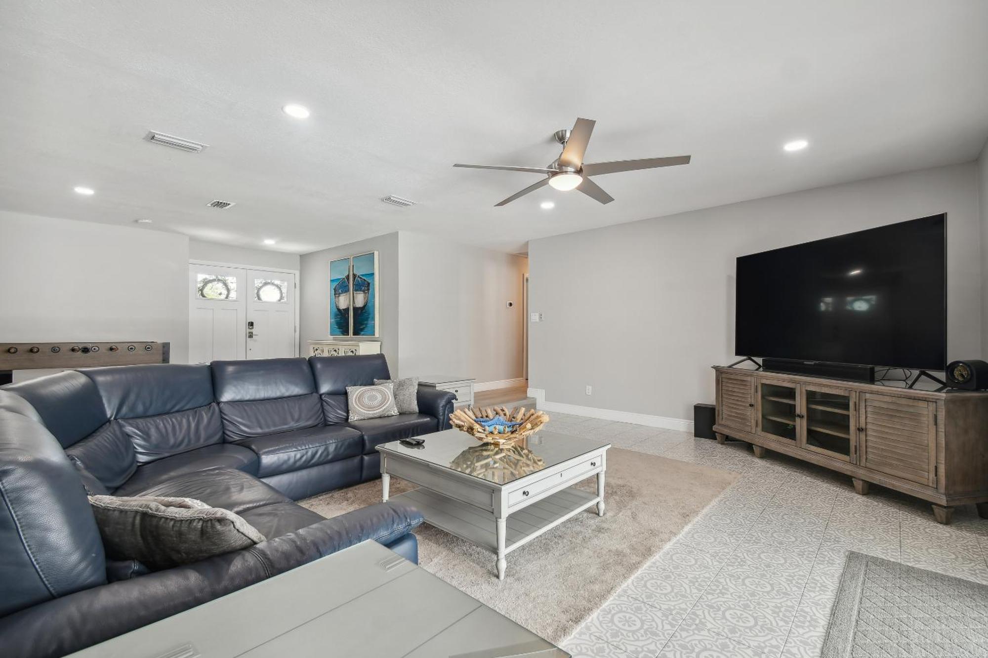 Lake House Westchase Area. Heated Pool Waterfront! Tampa Eksteriør bilde
