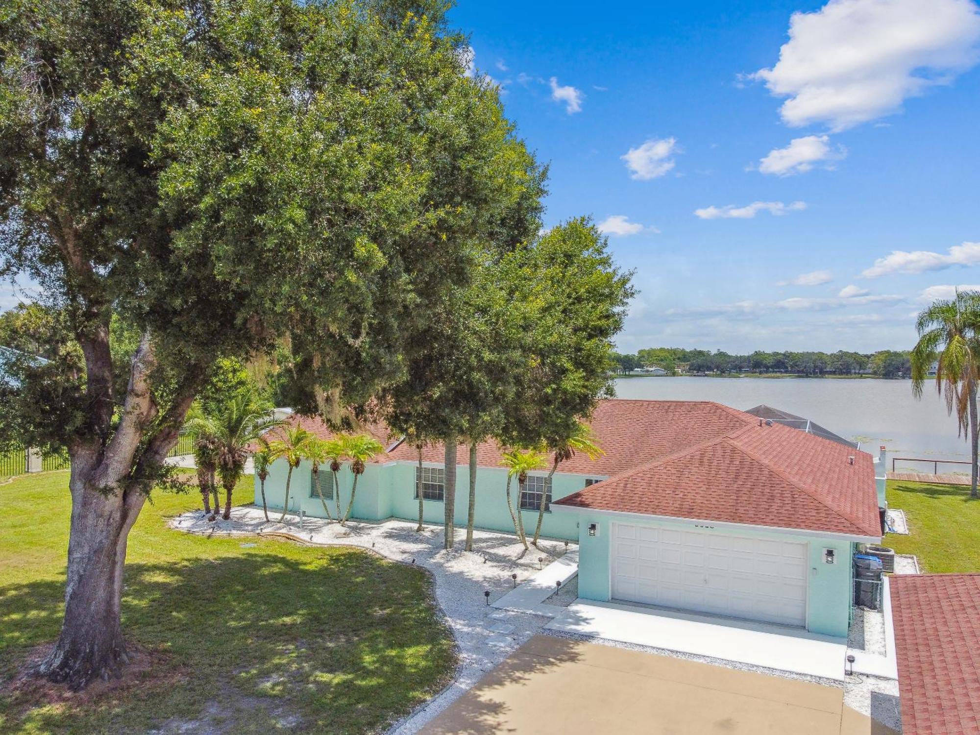Lake House Westchase Area. Heated Pool Waterfront! Tampa Eksteriør bilde