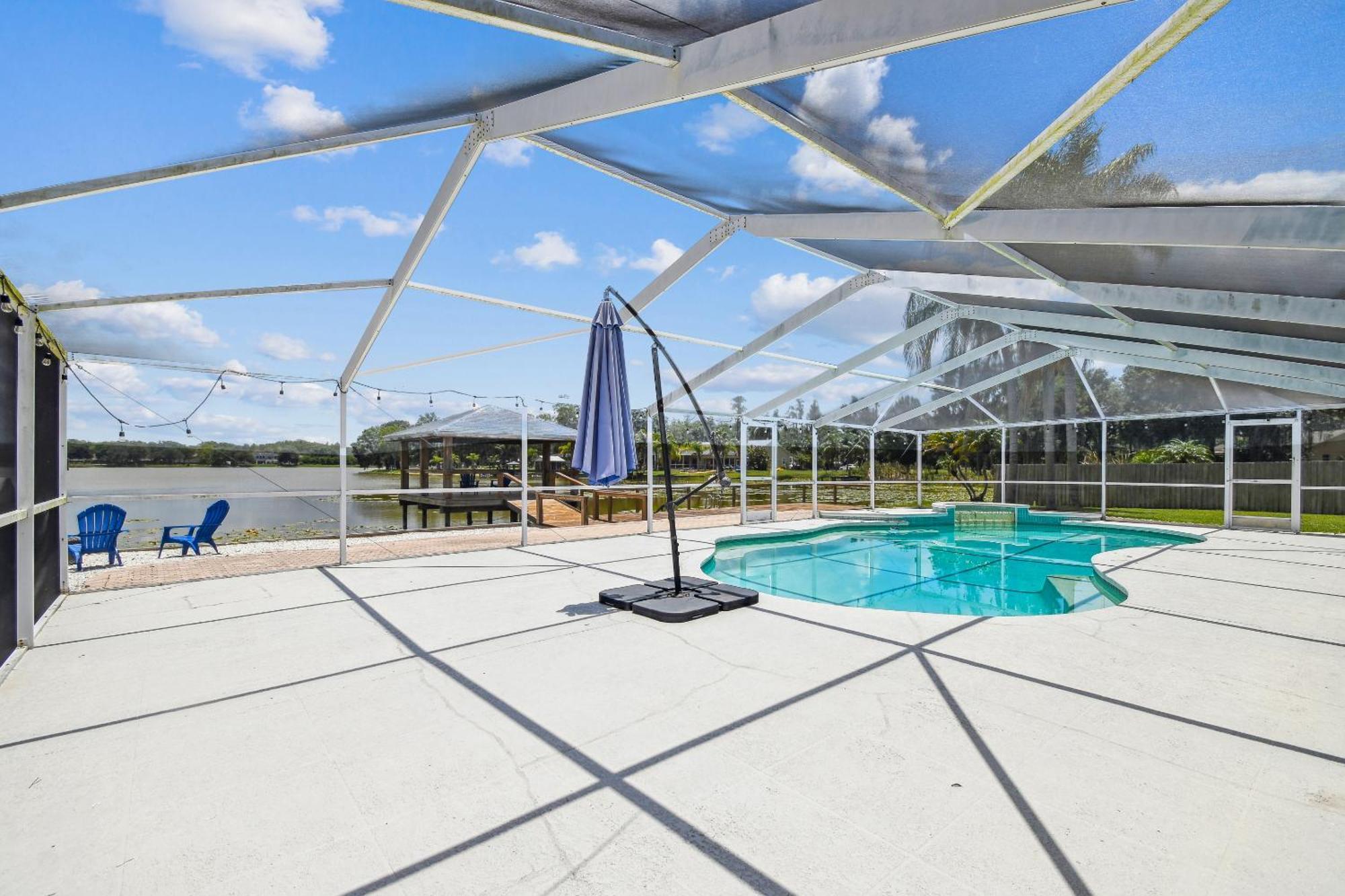 Lake House Westchase Area. Heated Pool Waterfront! Tampa Eksteriør bilde