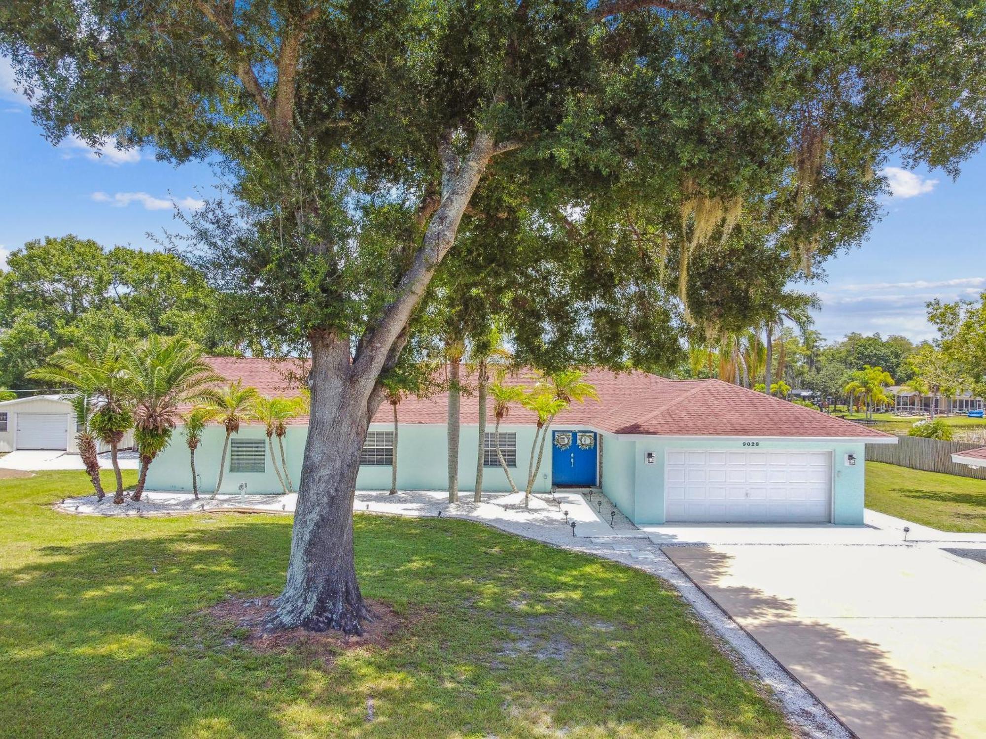 Lake House Westchase Area. Heated Pool Waterfront! Tampa Eksteriør bilde