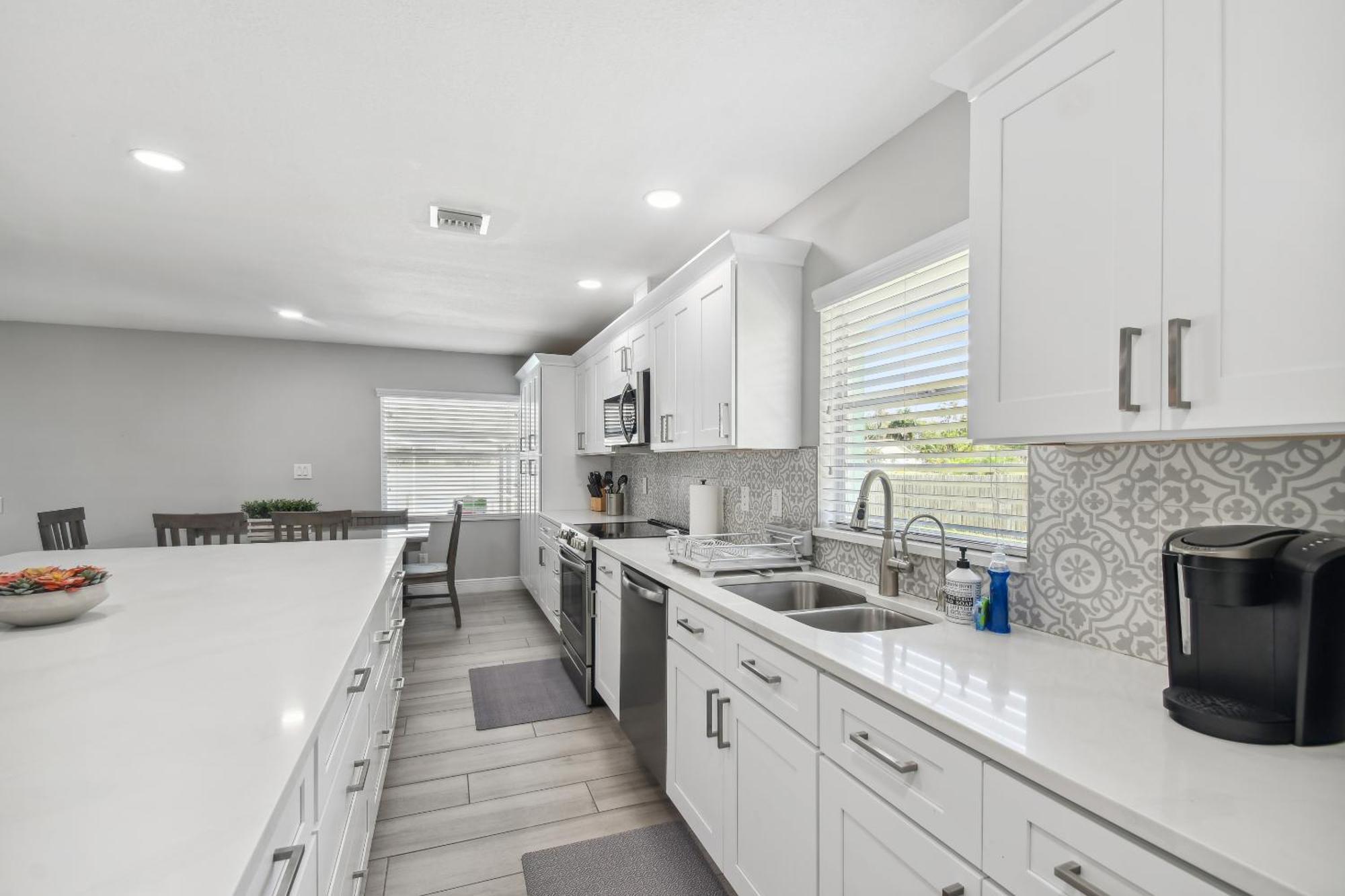 Lake House Westchase Area. Heated Pool Waterfront! Tampa Eksteriør bilde
