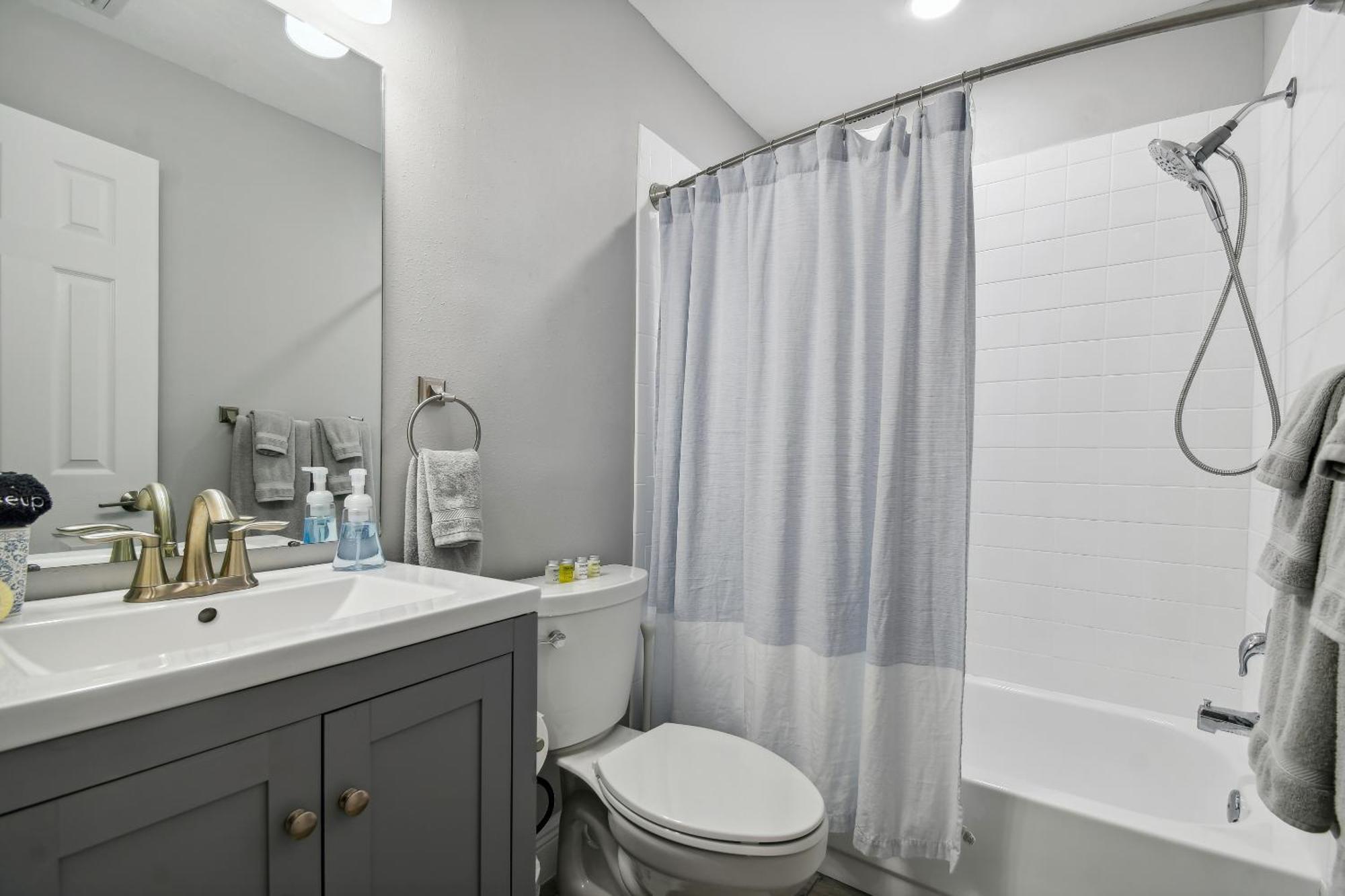 Lake House Westchase Area. Heated Pool Waterfront! Tampa Eksteriør bilde