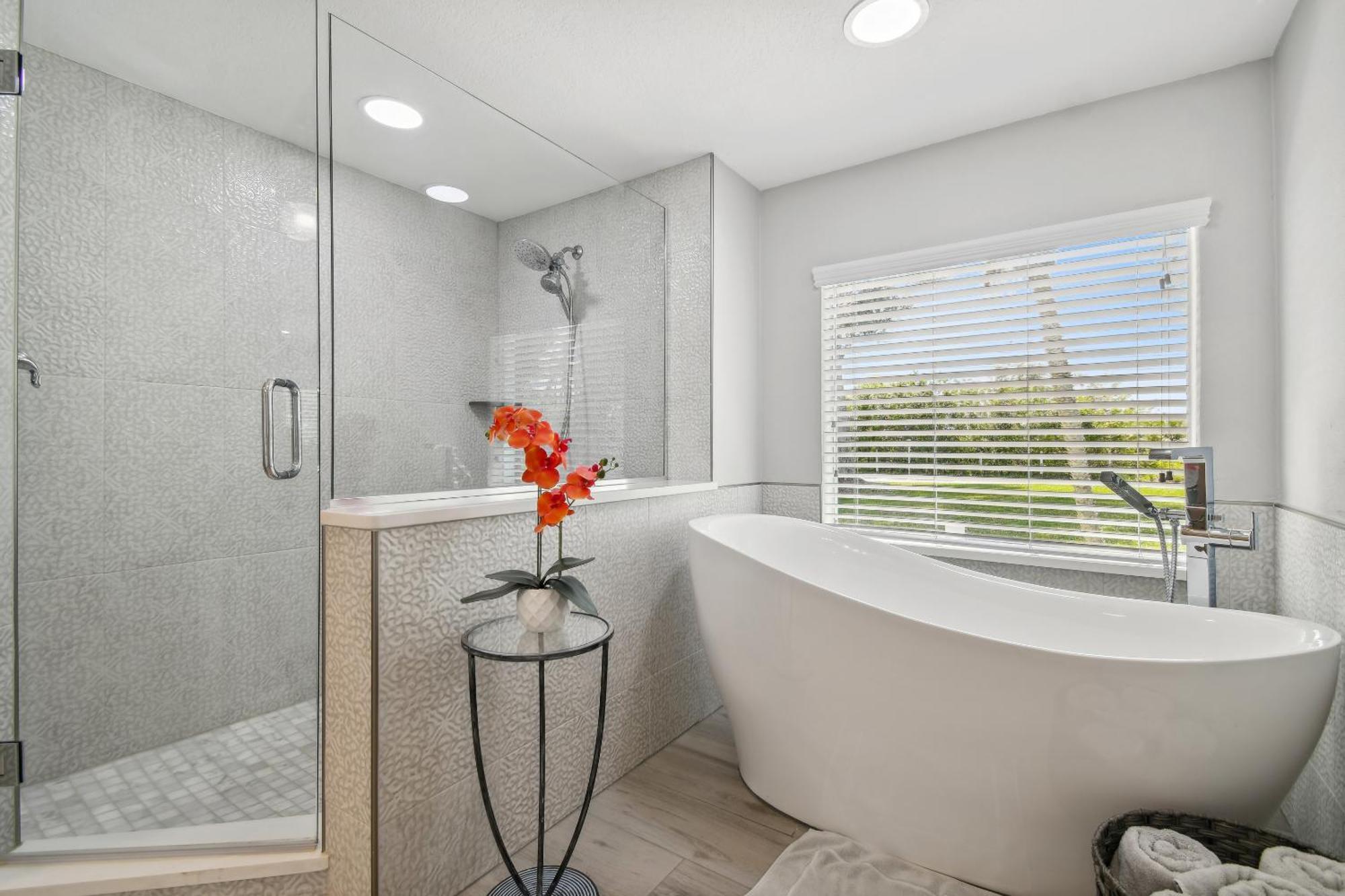 Lake House Westchase Area. Heated Pool Waterfront! Tampa Eksteriør bilde