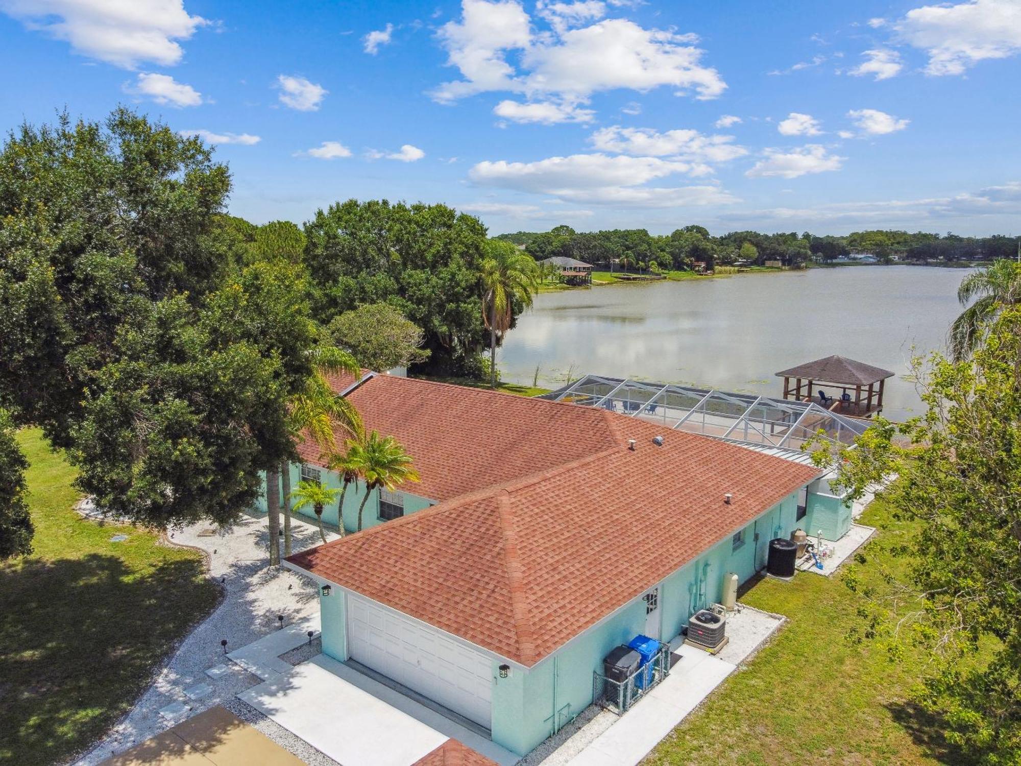 Lake House Westchase Area. Heated Pool Waterfront! Tampa Eksteriør bilde