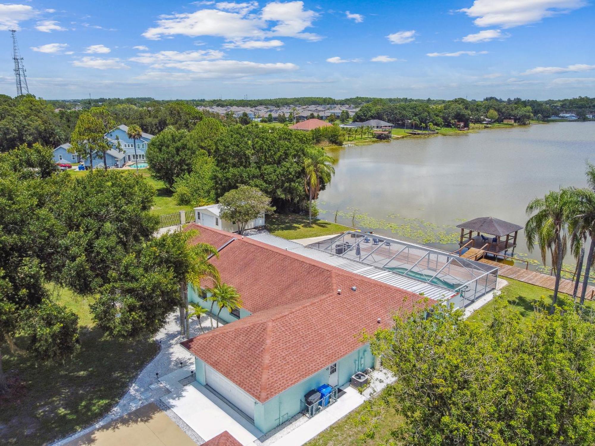 Lake House Westchase Area. Heated Pool Waterfront! Tampa Eksteriør bilde