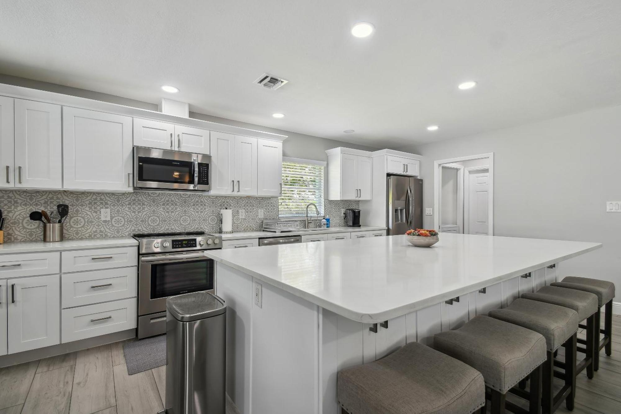 Lake House Westchase Area. Heated Pool Waterfront! Tampa Eksteriør bilde