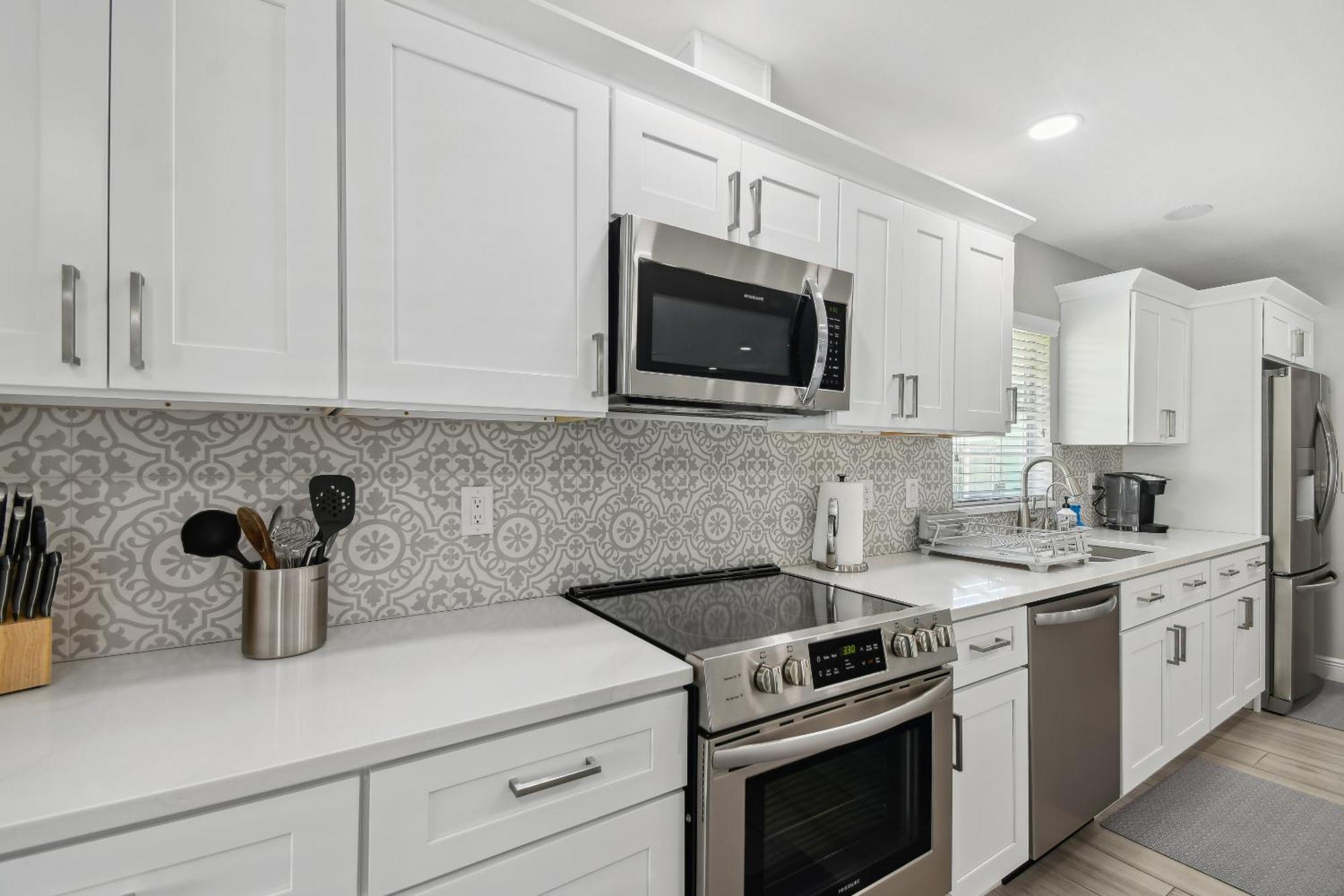 Lake House Westchase Area. Heated Pool Waterfront! Tampa Eksteriør bilde